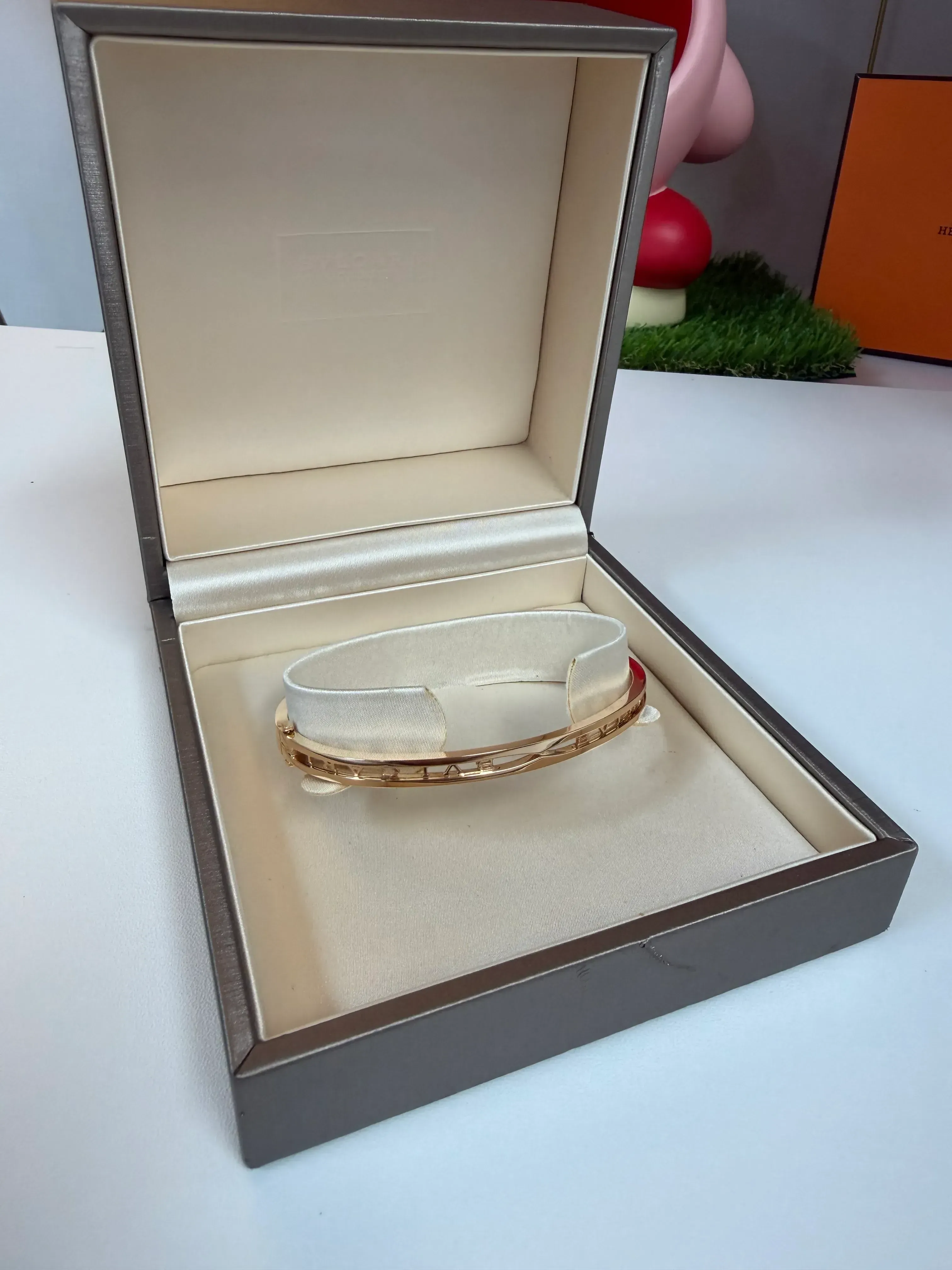 불가리 비제로원 뱅글 팔찌